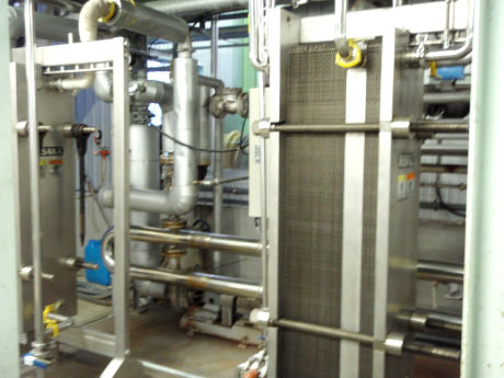 Plate type pasteurization and cooling equipment